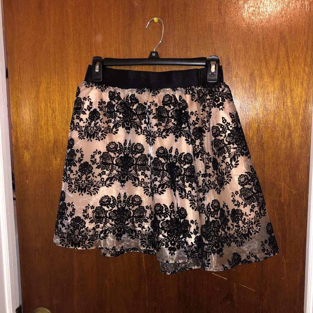 Never worn lace skirt